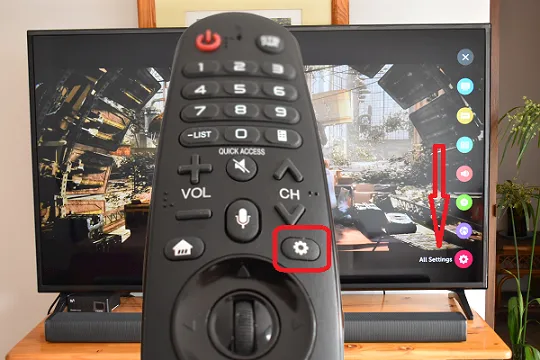 Option Tout les paramètres sur l'écran d’une Smart TV LG et le bouton de réglages sur la télécommande.