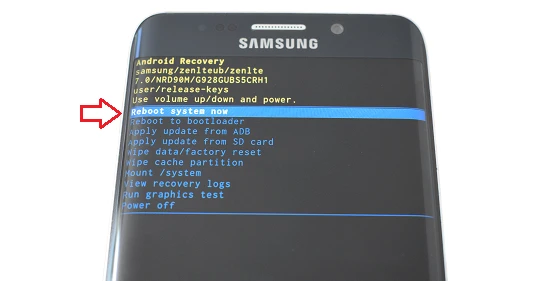 Samsung avec l'option Redémarrer maintenant en anglais.