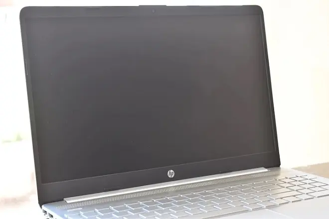 Ordinateur portatile HP avec écran noir