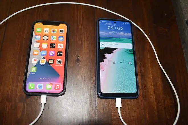 Chargement de l'iPhone avec un téléphone Android via un câble USB Type-C