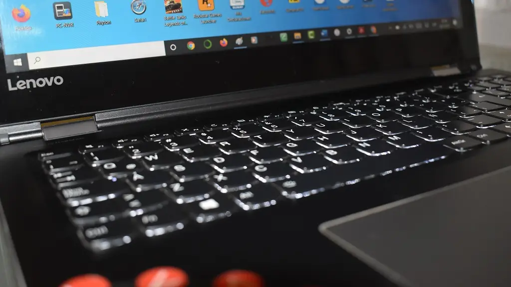 PC portable Lenovo avec un clavier rétroéclairé